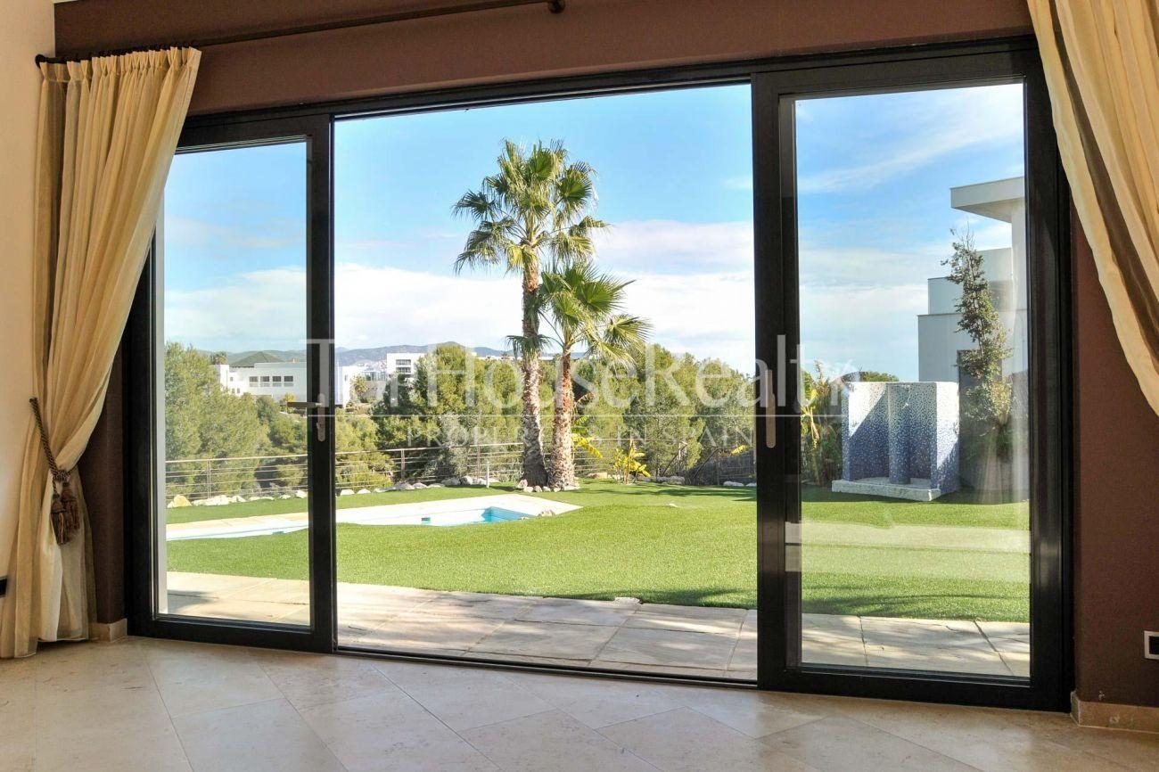 Gran casa en la mejor urbanización cerrada cerca de Barcelona