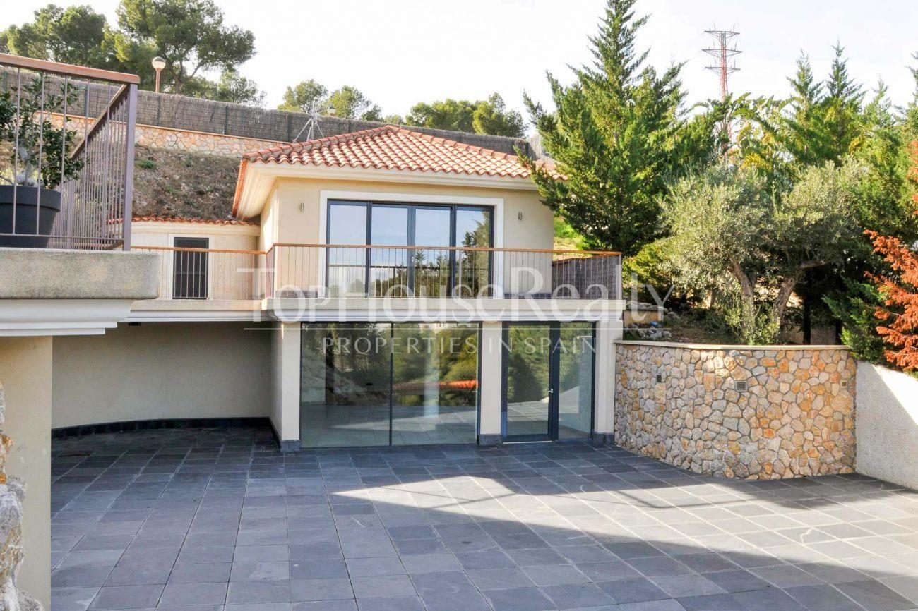 Gran casa en la mejor urbanización cerrada cerca de Barcelona