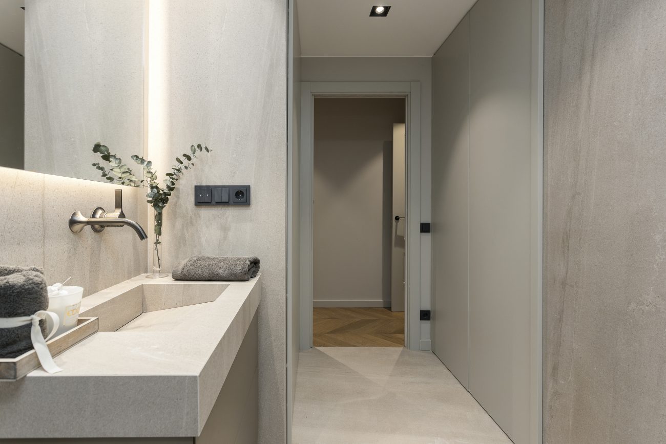 Exclusiva vivienda reformada en Vía Layetana de Barcelona