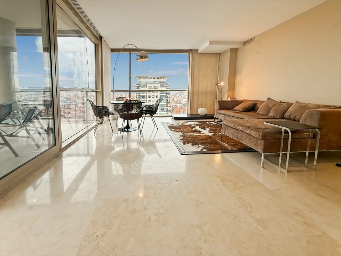 Ático en alquiler en Diagonal Mar  — vistas panorámicas, terraza y servicios premium
