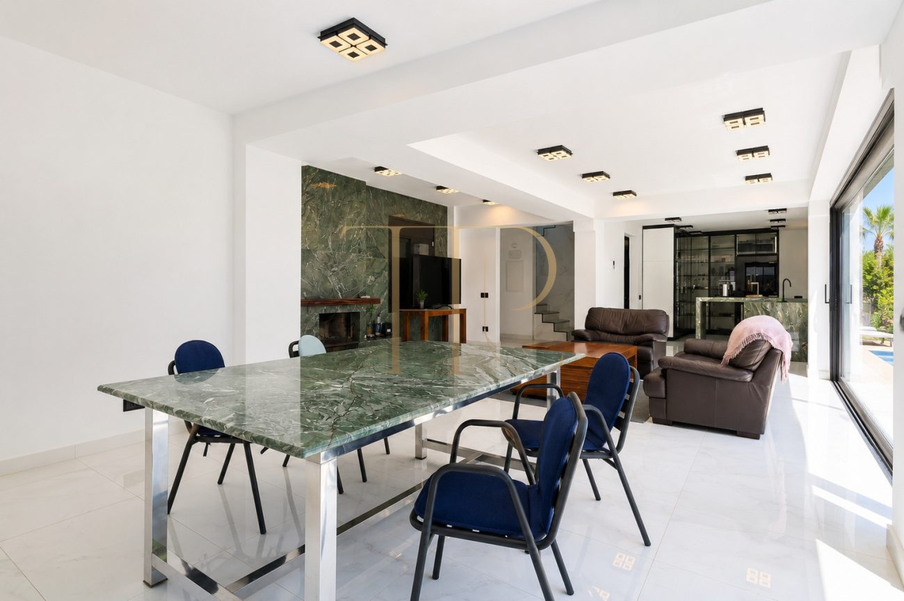 Exclusiva casa unifamiliar de diseño en La Pineda, Castelldefels