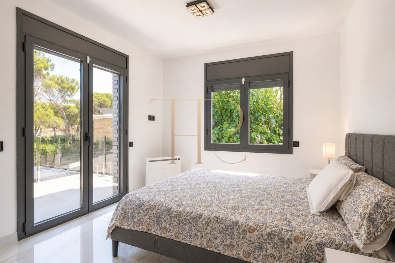 Exclusiva casa unifamiliar de diseño en La Pineda, Castelldefels