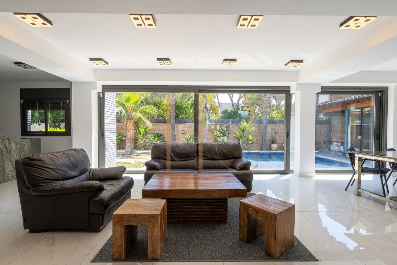 Exclusiva casa unifamiliar de diseño en La Pineda, Castelldefels