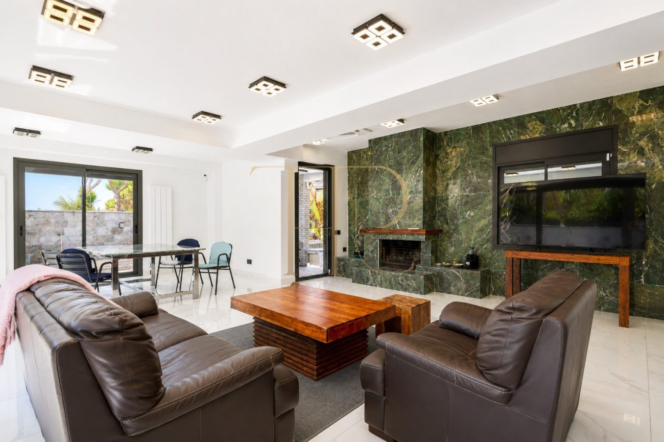 Exclusiva casa unifamiliar de diseño en La Pineda, Castelldefels