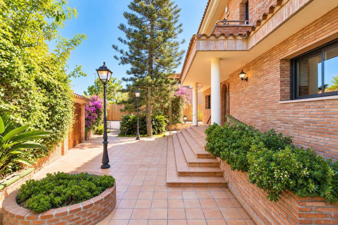 Villa independiente de lujo en alquiler en Gavà Mar, a estrenar