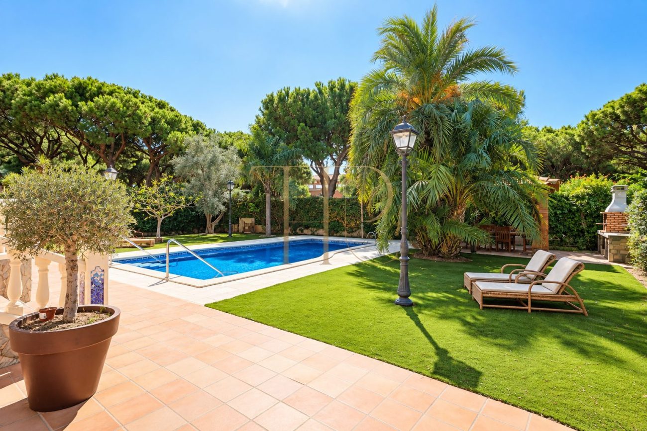 Villa independiente de lujo en alquiler en Gavà Mar, a estrenar
