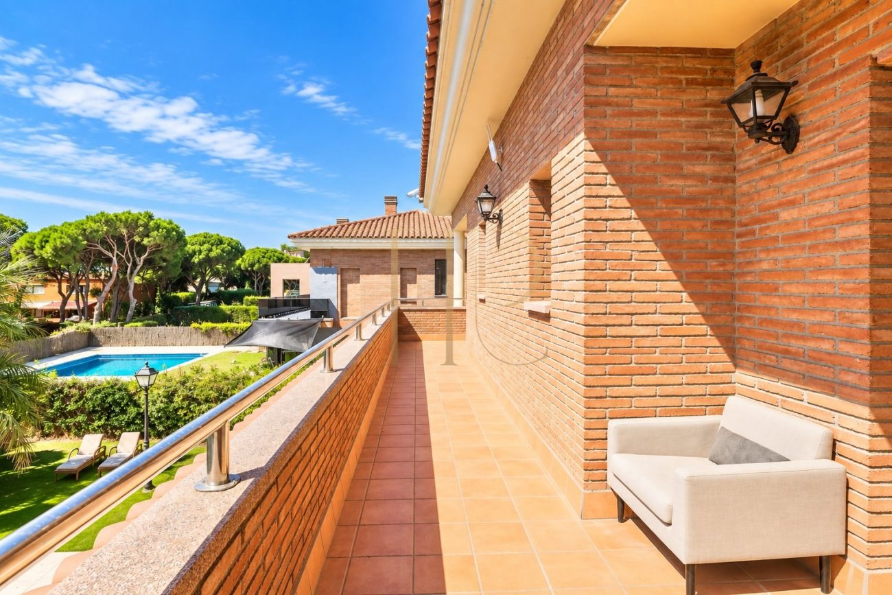 Villa independiente de lujo en alquiler en Gavà Mar, a estrenar