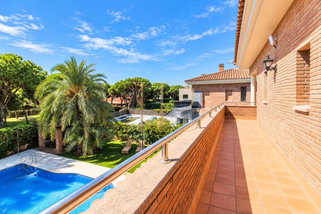 Villa independiente de lujo en alquiler en Gavà Mar, a estrenar