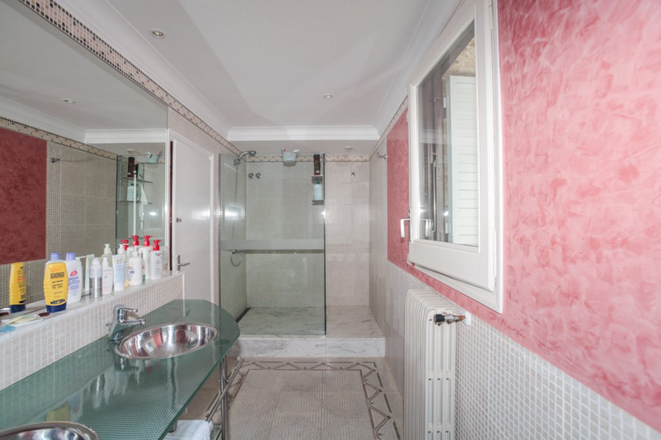 Villa de lujo en una urbanización prestigiosa de Sagaró