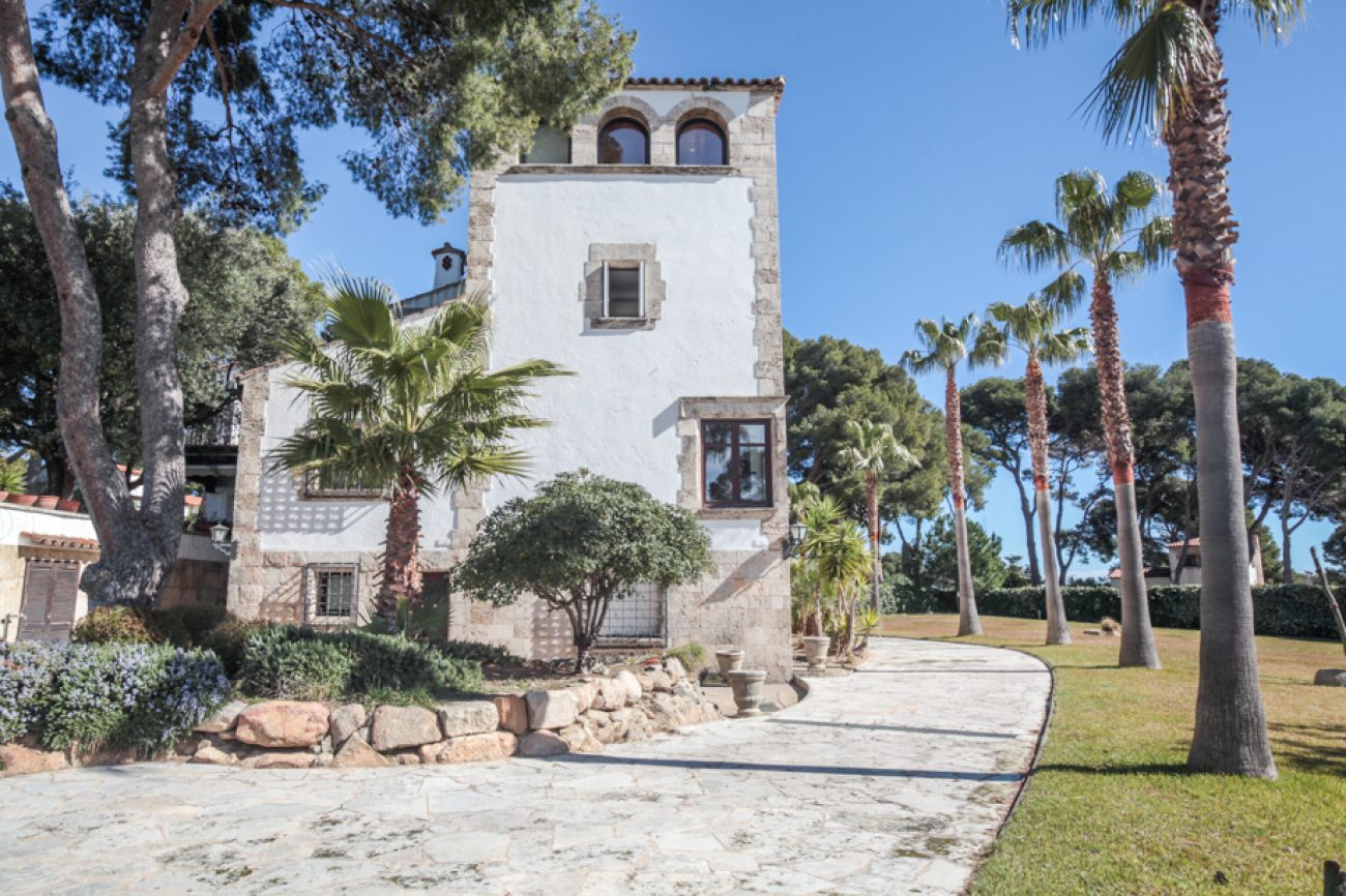 Villa de lujo en una urbanización prestigiosa de Sagaró