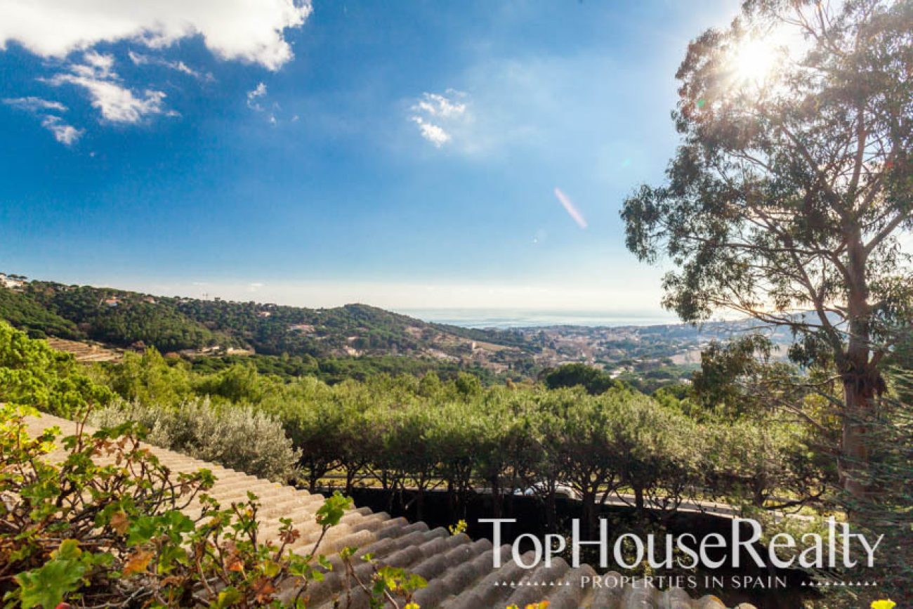 Casa con piscina y vistas al mar en Alella