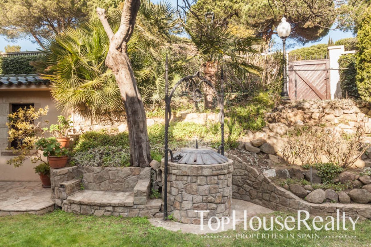 Casa con piscina y vistas al mar en Alella