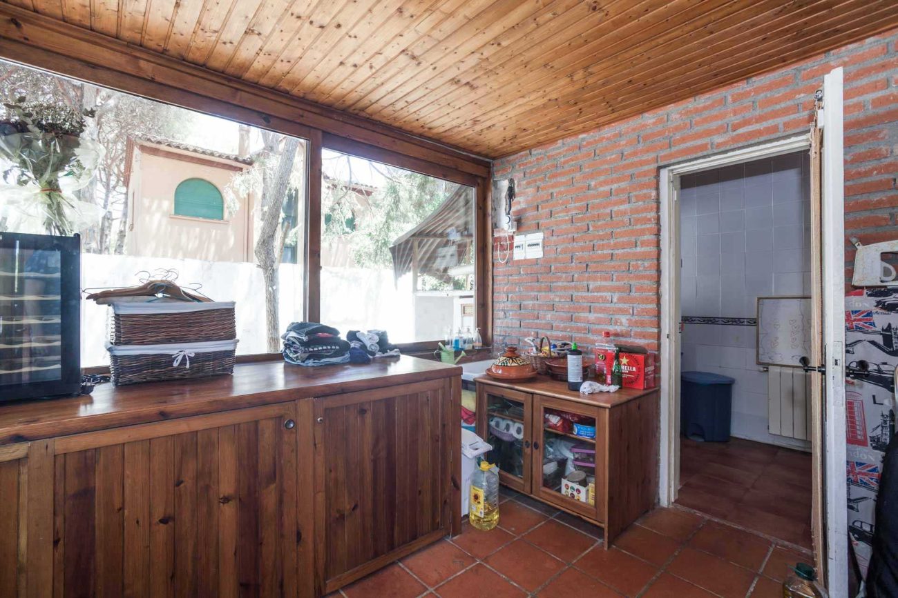 Excepcional parcela con acogedora casa en Castelldefels Playa