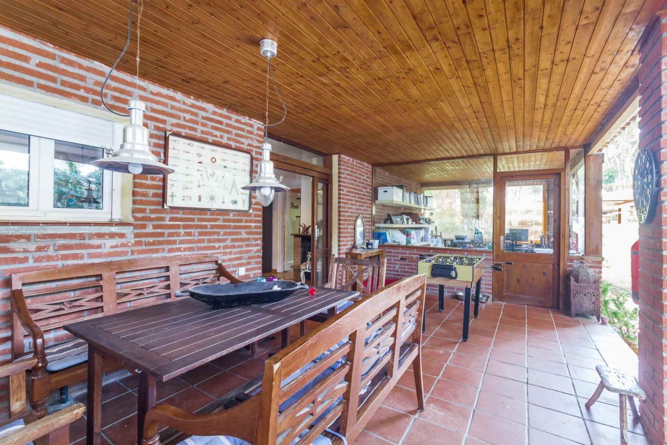 Excepcional parcela con acogedora casa en Castelldefels Playa