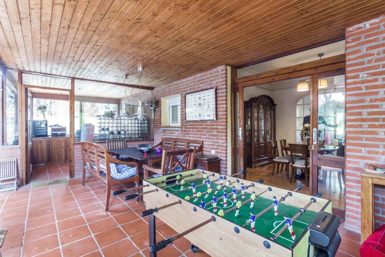 Excepcional parcela con acogedora casa en Castelldefels Playa