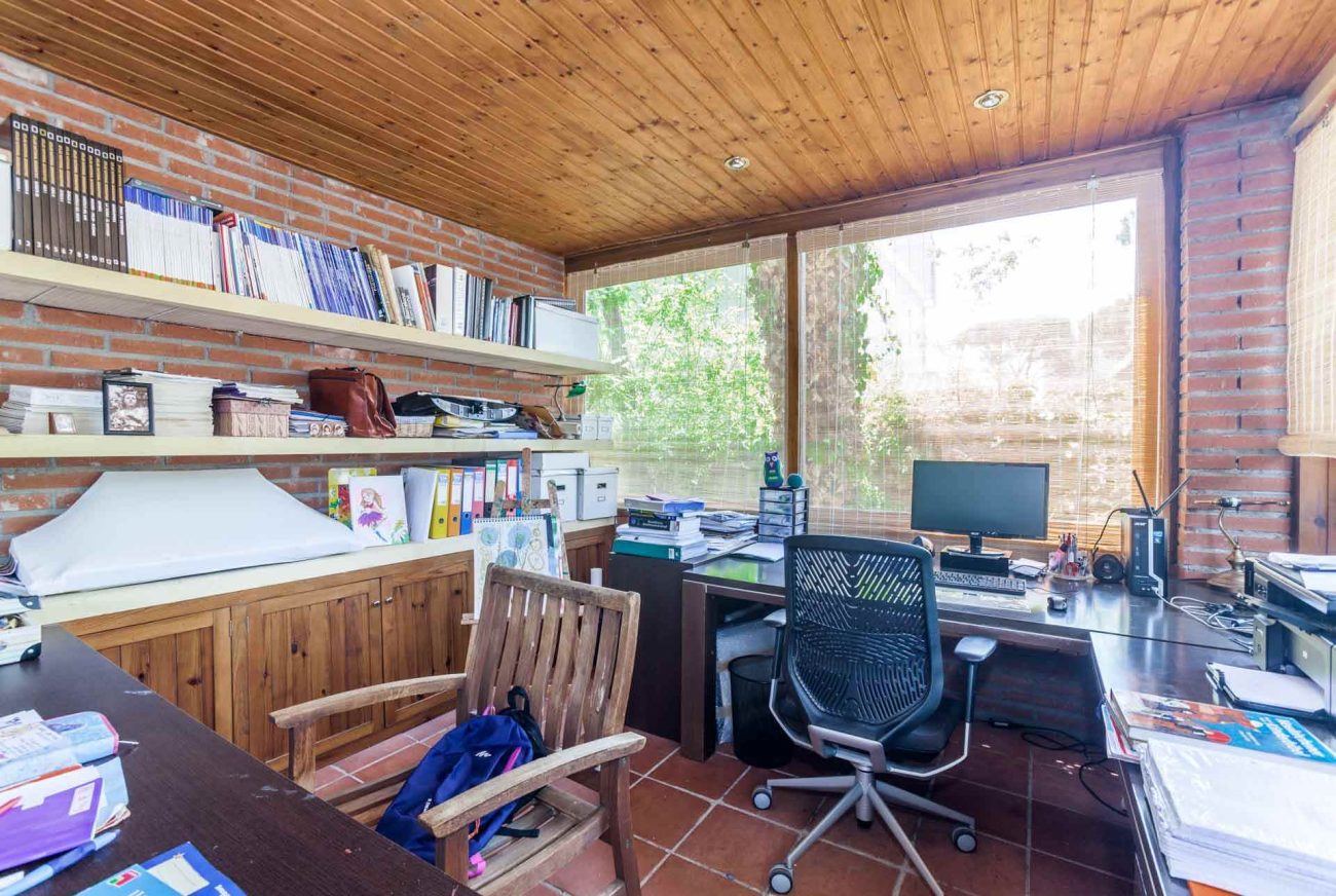Excepcional parcela con acogedora casa en Castelldefels Playa