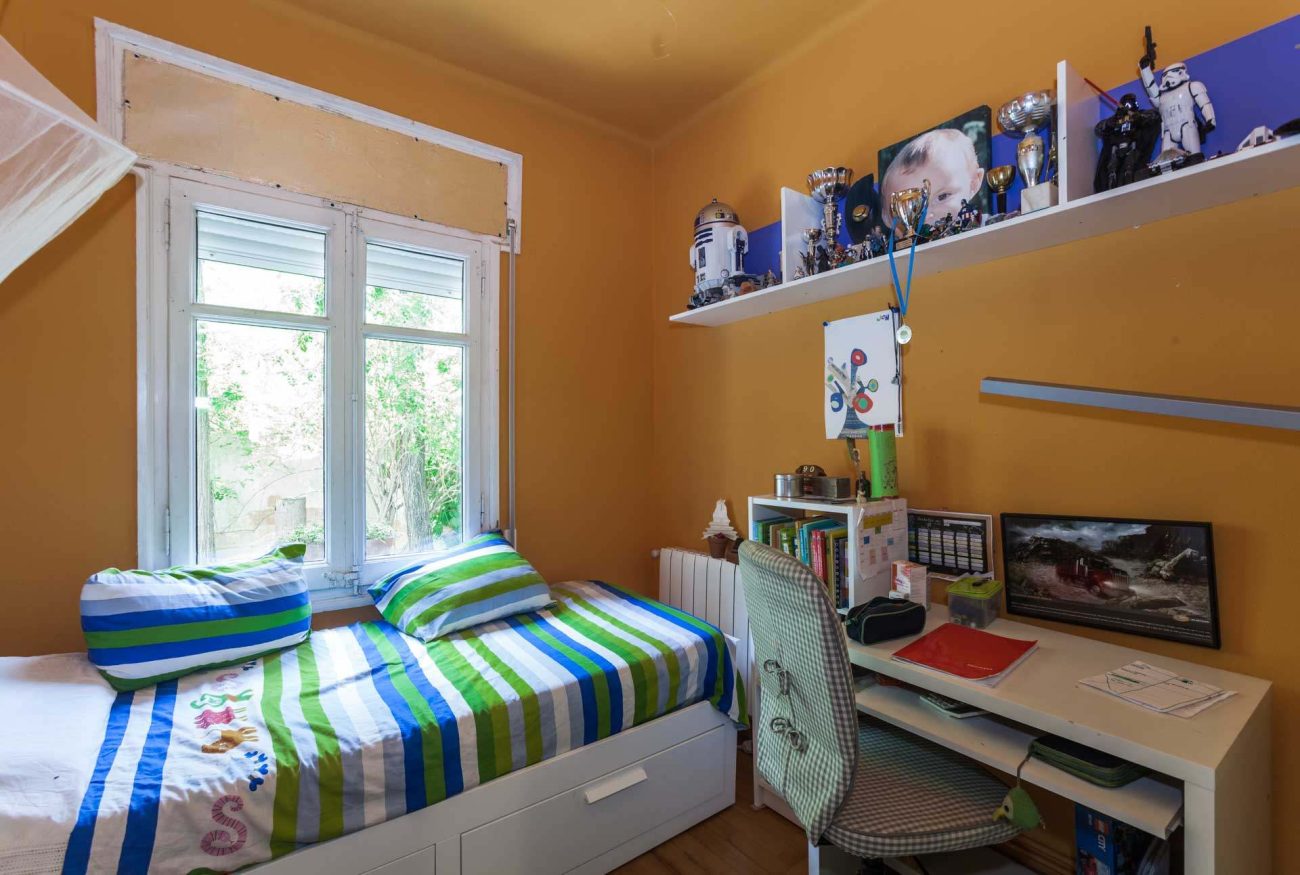 Excepcional parcela con acogedora casa en Castelldefels Playa