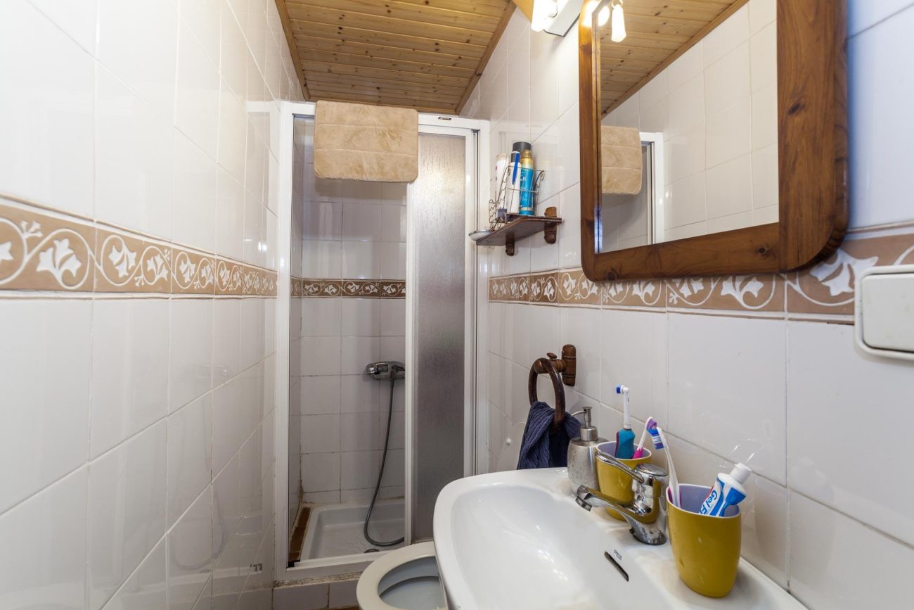Excepcional parcela con acogedora casa en Castelldefels Playa