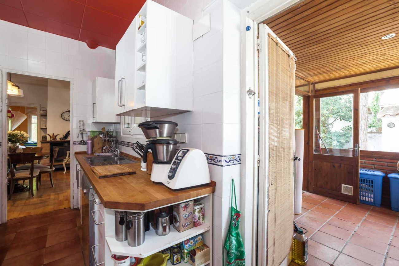Excepcional parcela con acogedora casa en Castelldefels Playa