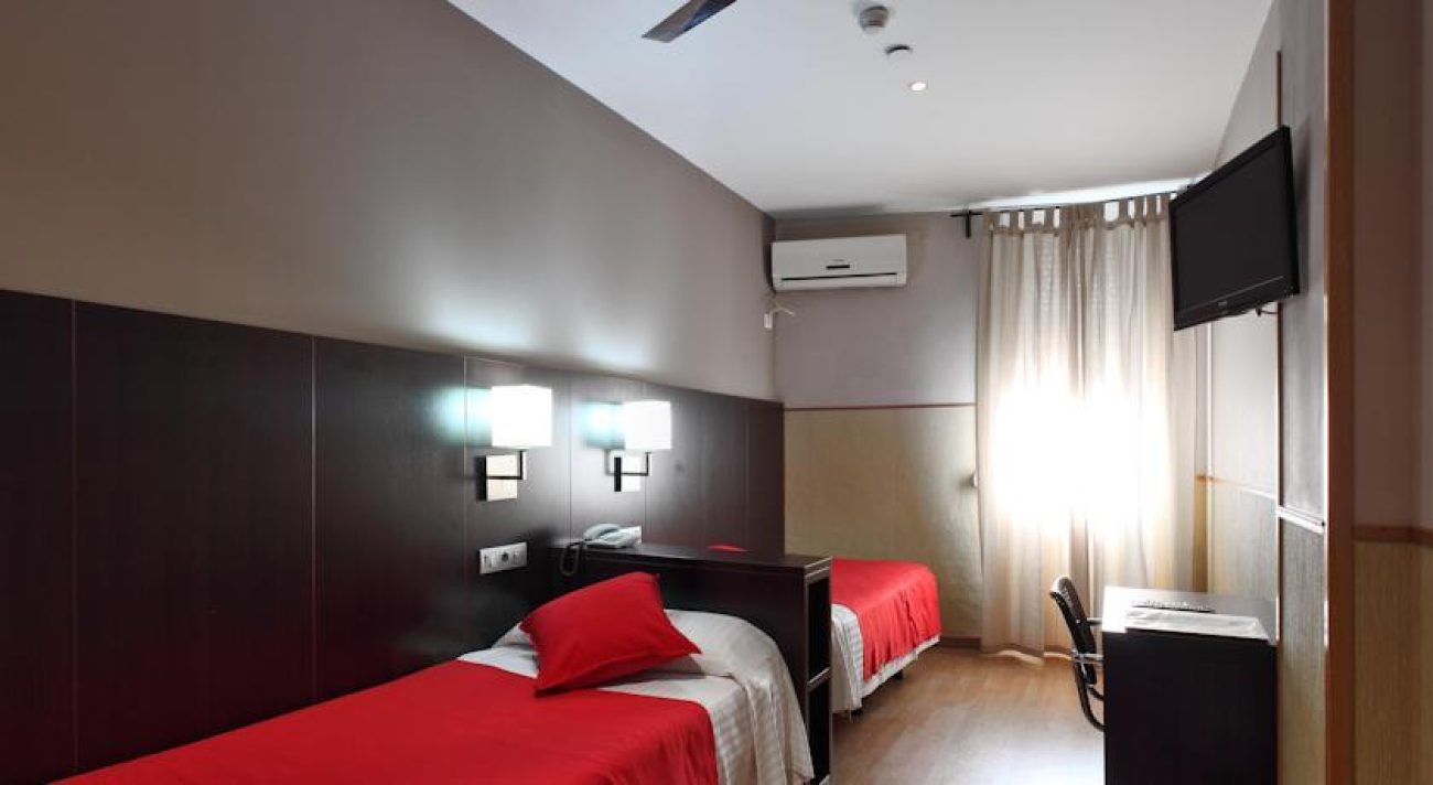 Hostal 2 estrellas en venta en Poble Sec
