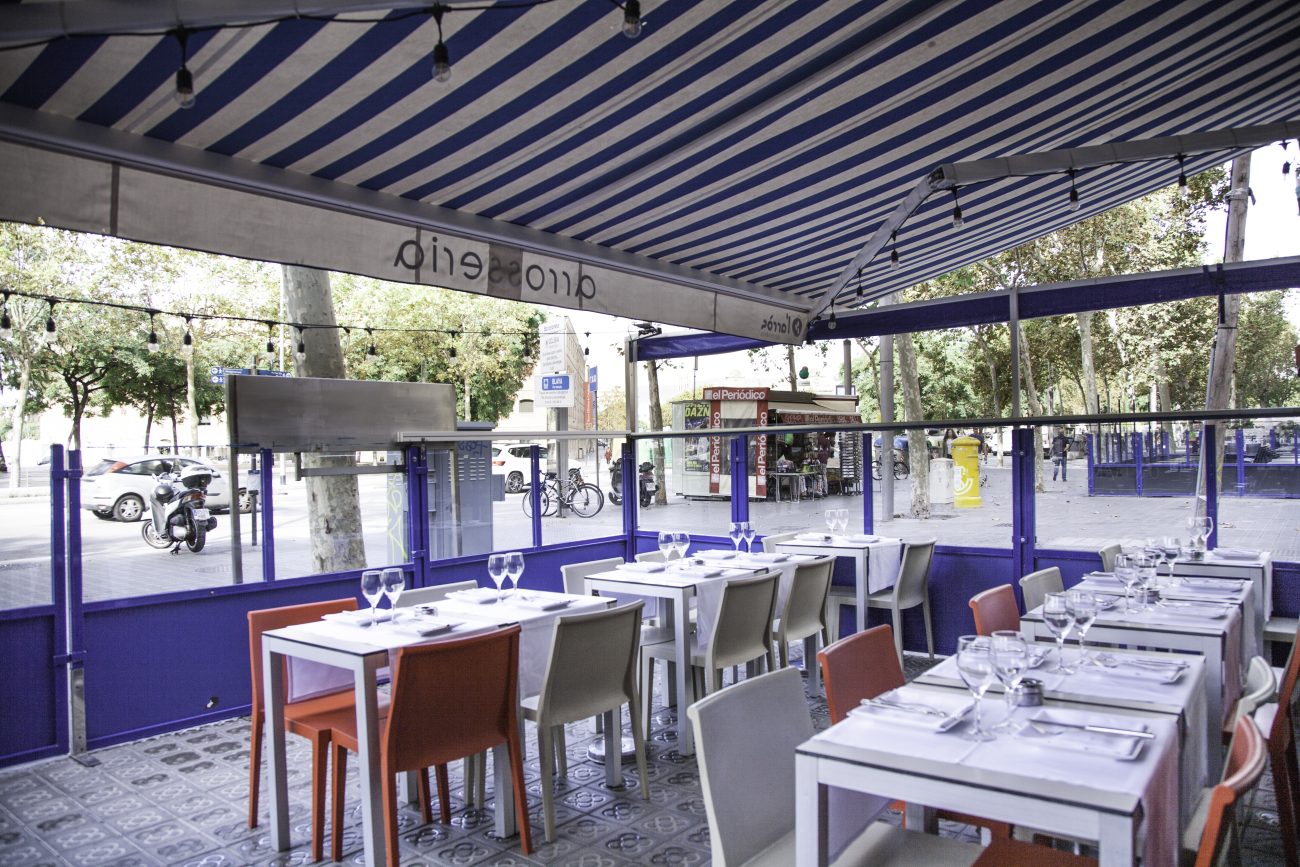Traspaso de un excelente restaurante el pleno funcionamiento en el Paseo Joan de Borbon