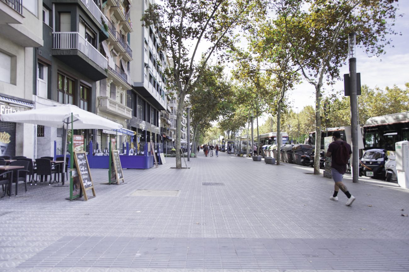 Traspaso de un excelente restaurante el pleno funcionamiento en el Paseo Joan de Borbon