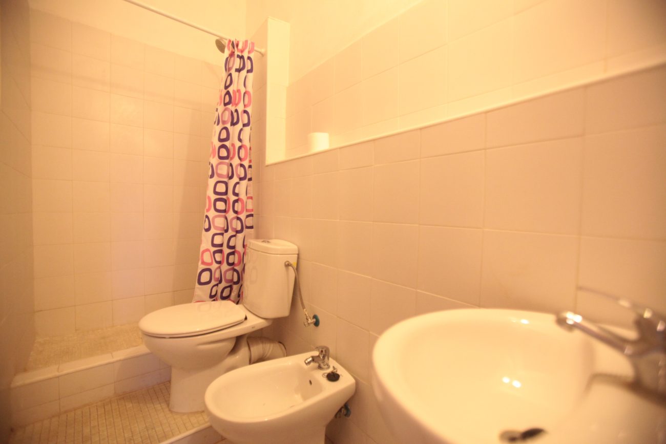 Impresionante apartamento con techos altos en el centro de Barcelona