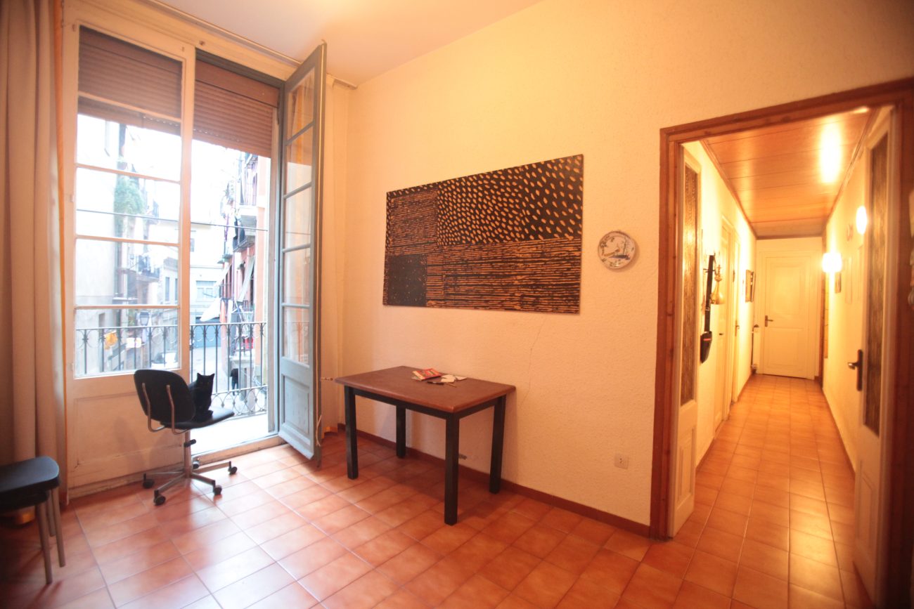 Impresionante apartamento con techos altos en el centro de Barcelona