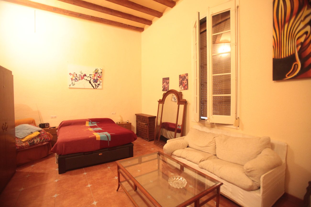 Impresionante apartamento con techos altos en el centro de Barcelona