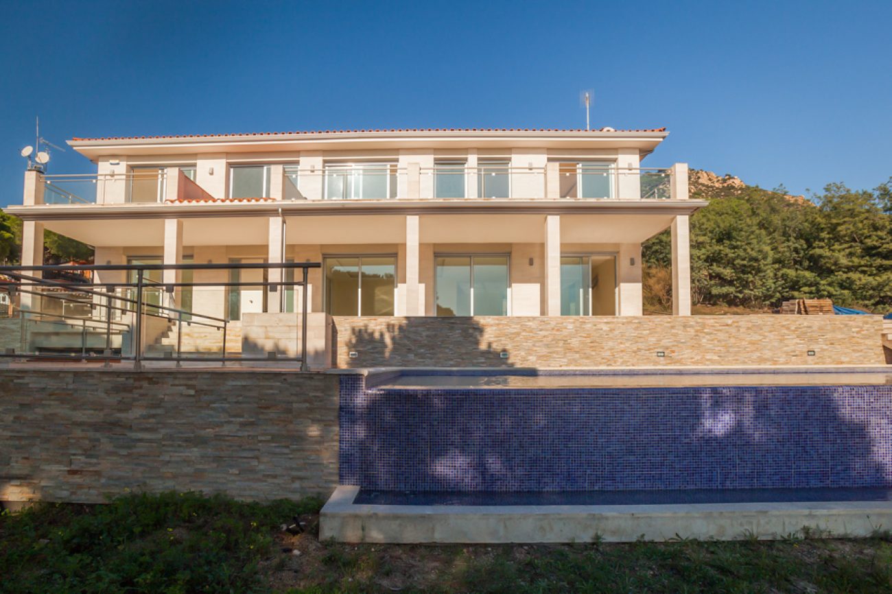 Casa de nueva construcción con vistas al mar