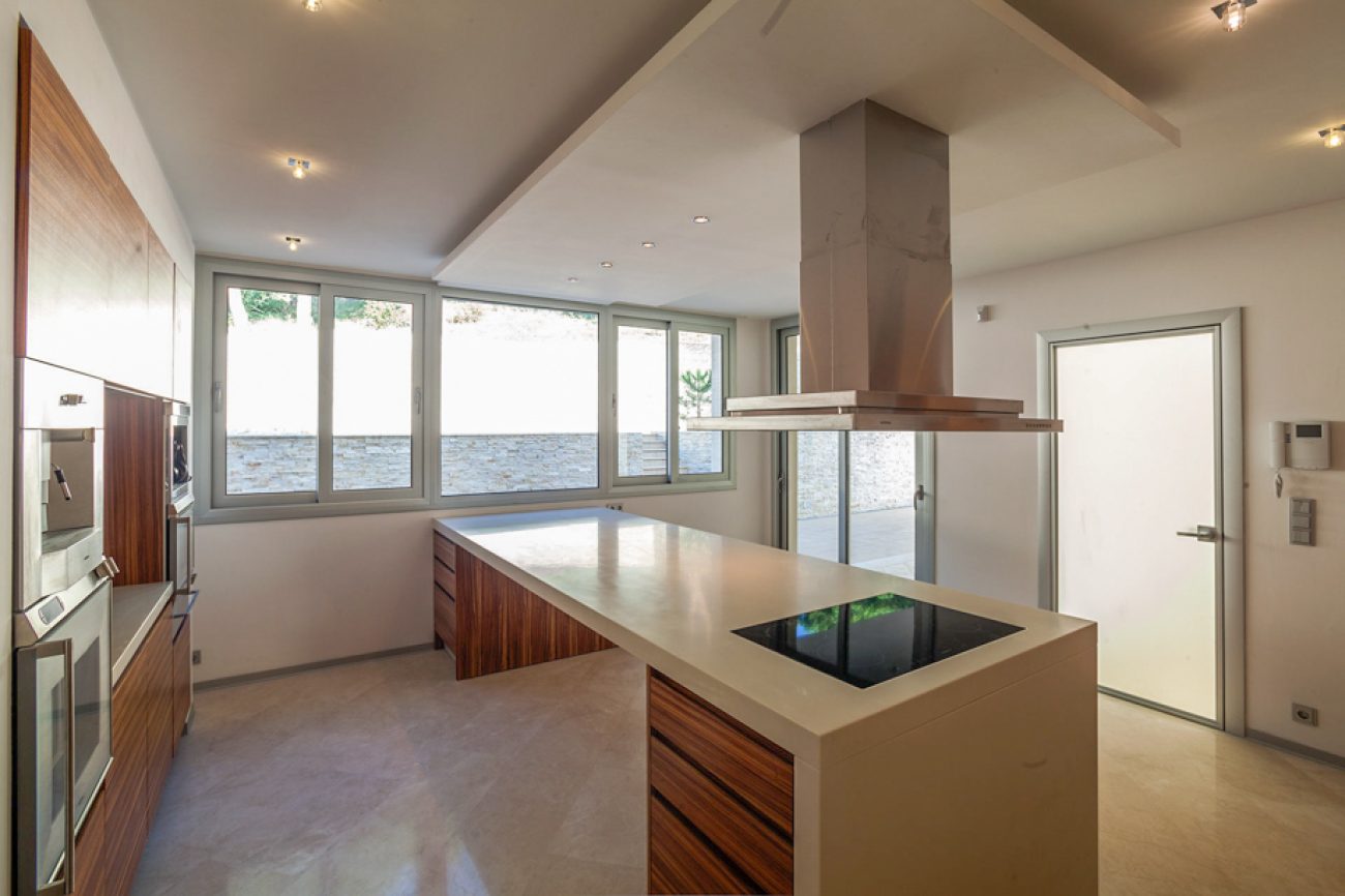 Casa de nueva construcción con vistas al mar