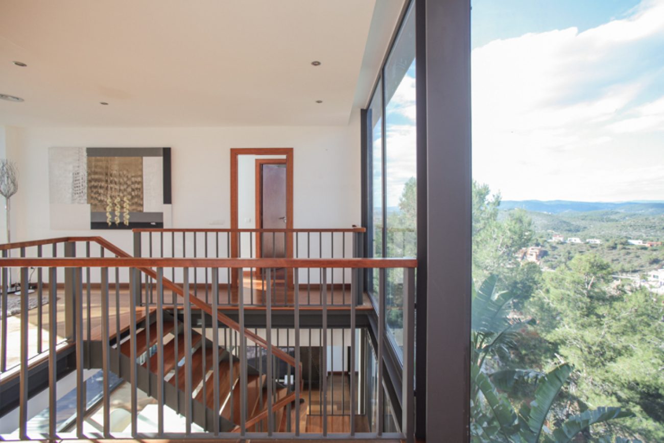 Lujosa villa de diseño con espectaculares vistas al mar