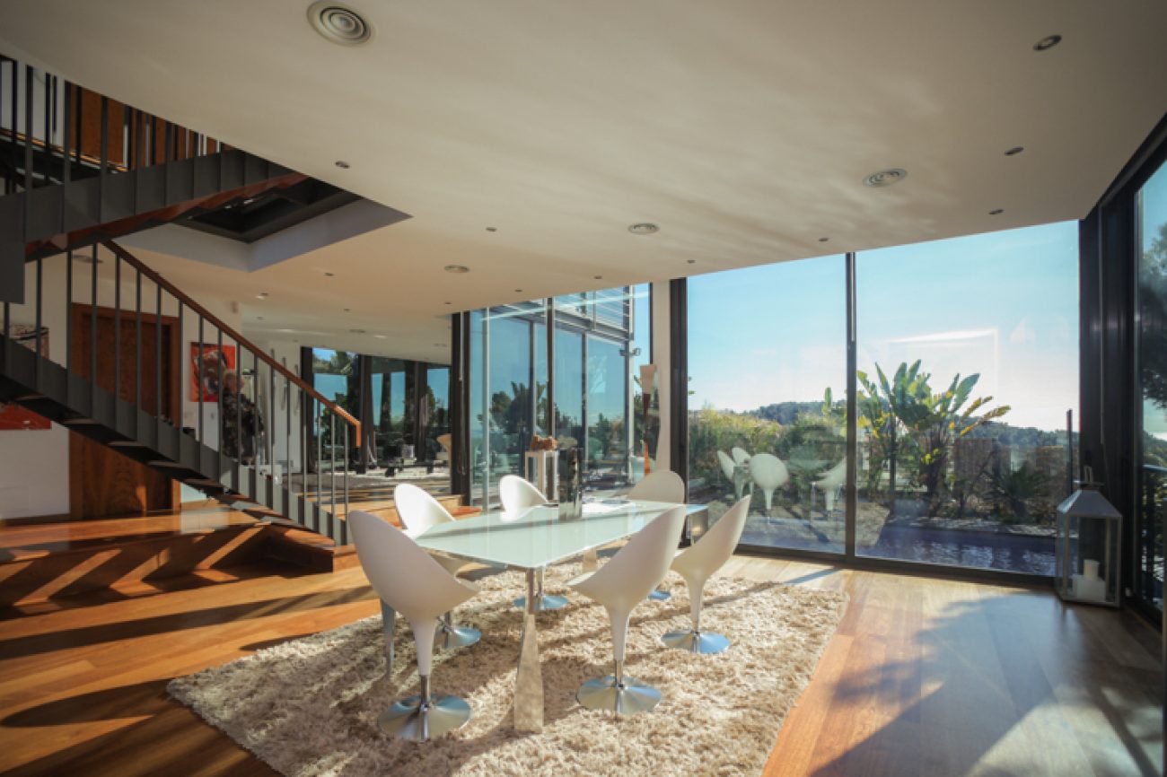 Lujosa villa de diseño con espectaculares vistas al mar