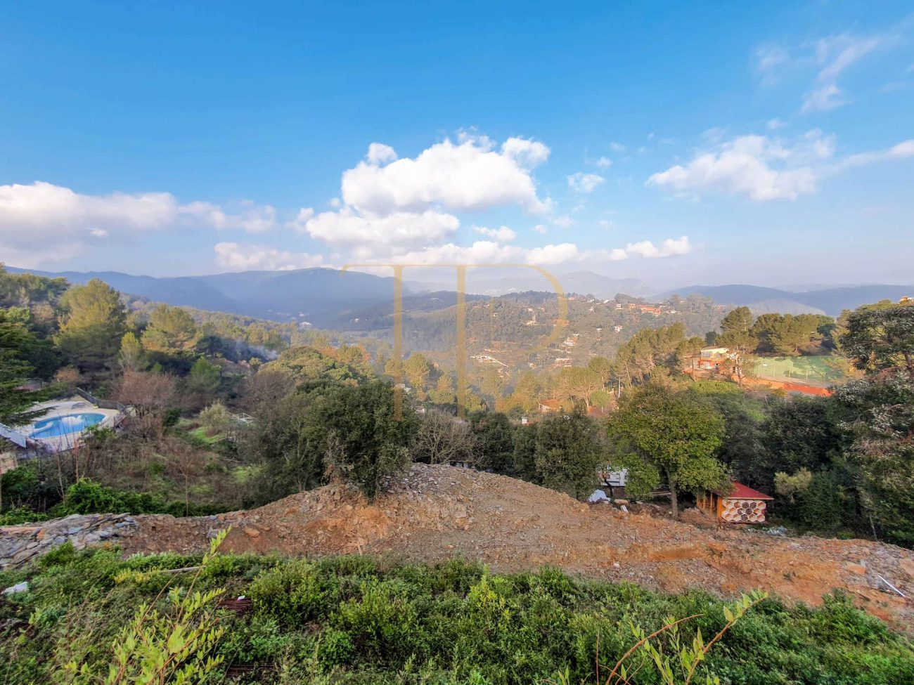 Terreno vendido con vistas en Torrelles de Llobregat