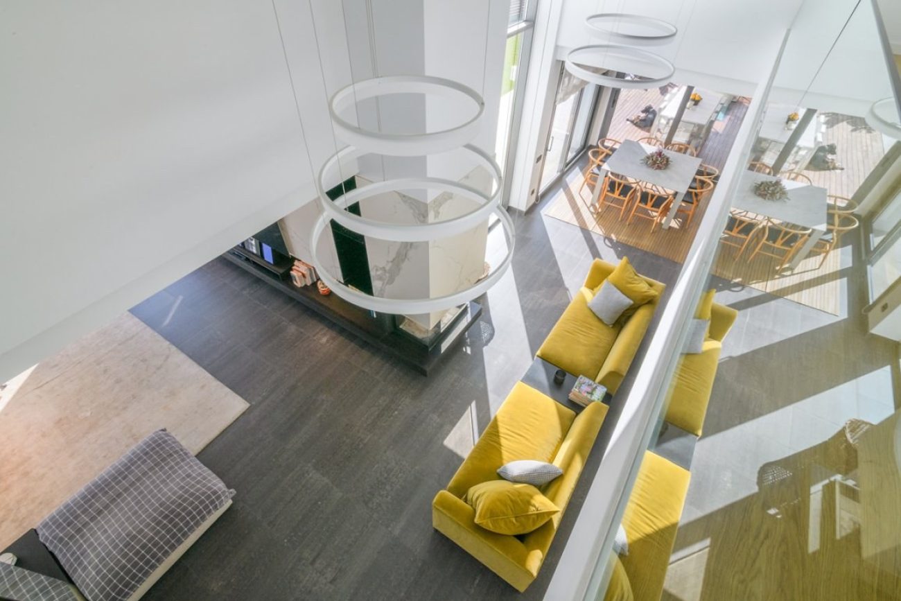 Villa de lujo en venta en Sitges frente al golf: mansión exclusiva con spa privado y gran parcela