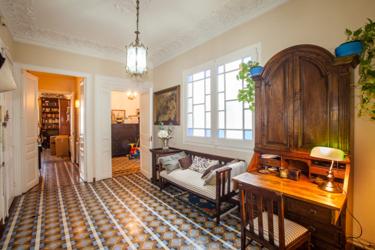 Exclusivo piso modernista junto a Paseo de Gracia