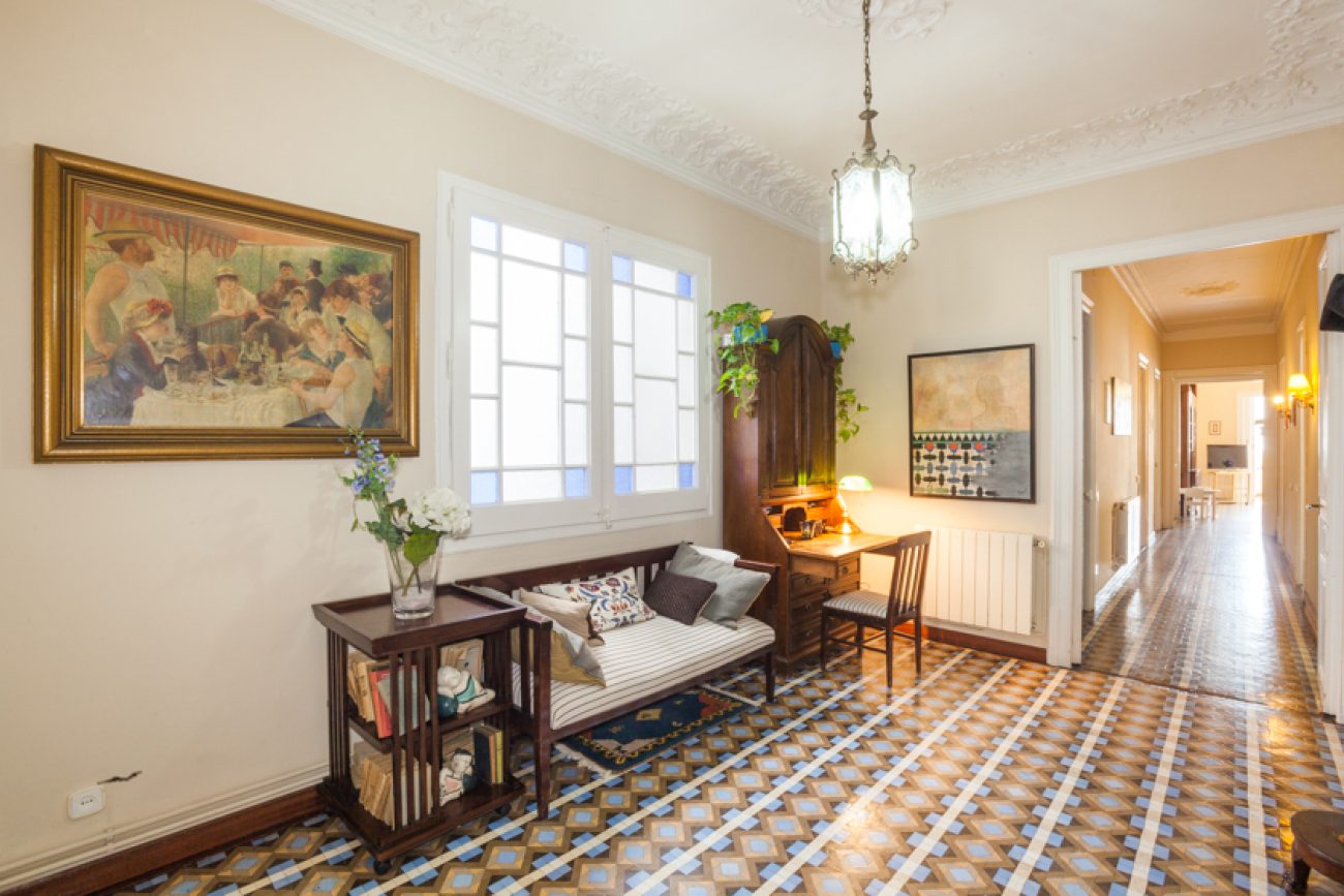Exclusivo piso modernista junto a Paseo de Gracia