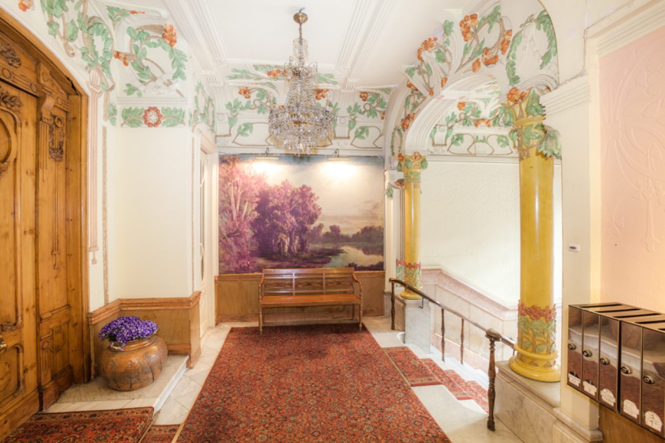 Exclusivo piso modernista junto a Paseo de Gracia