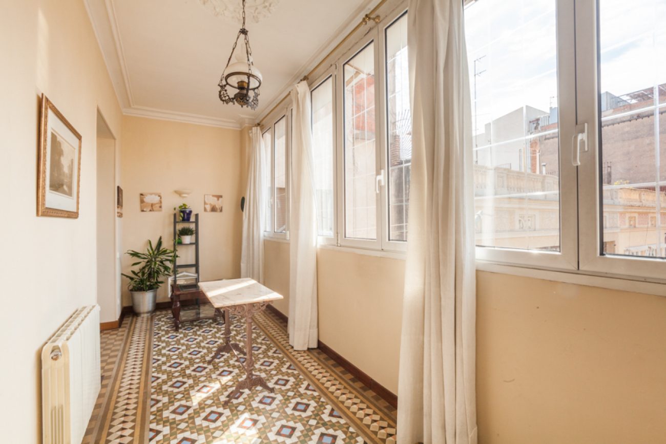Exclusivo piso modernista junto a Paseo de Gracia