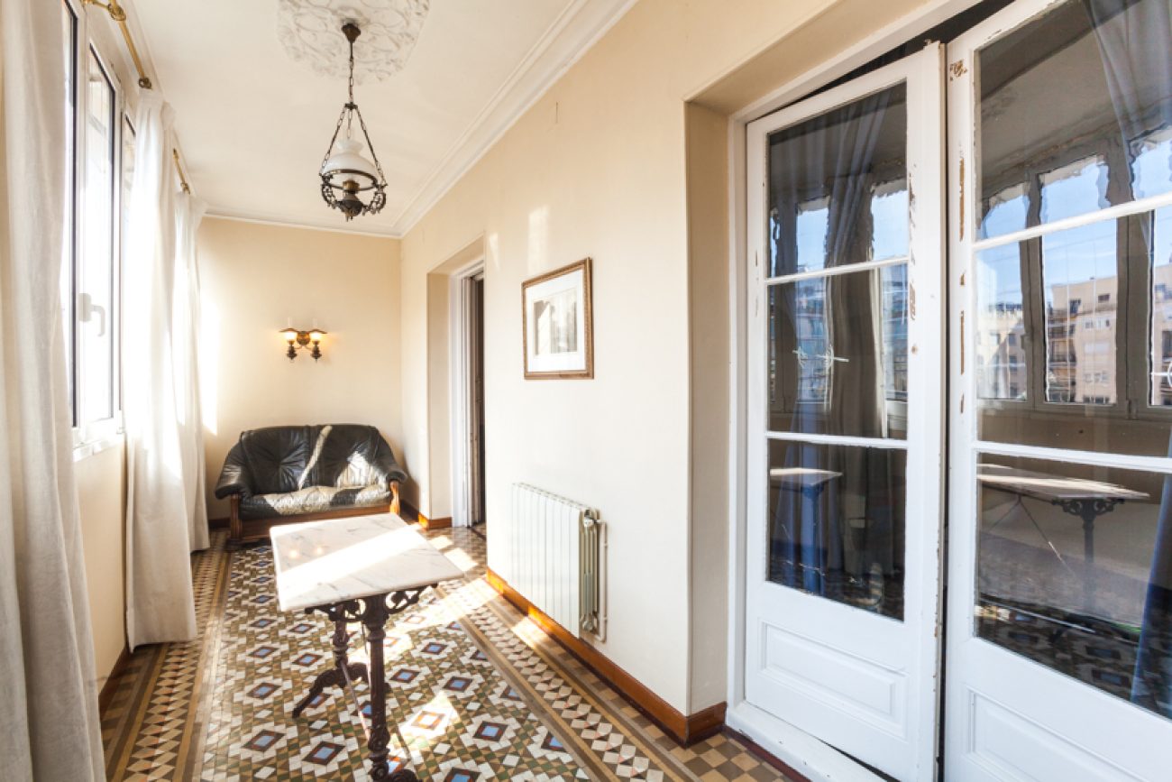 Exclusivo piso modernista junto a Paseo de Gracia