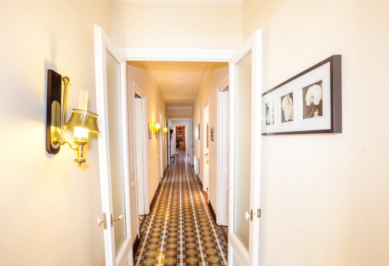 Exclusivo piso modernista junto a Paseo de Gracia