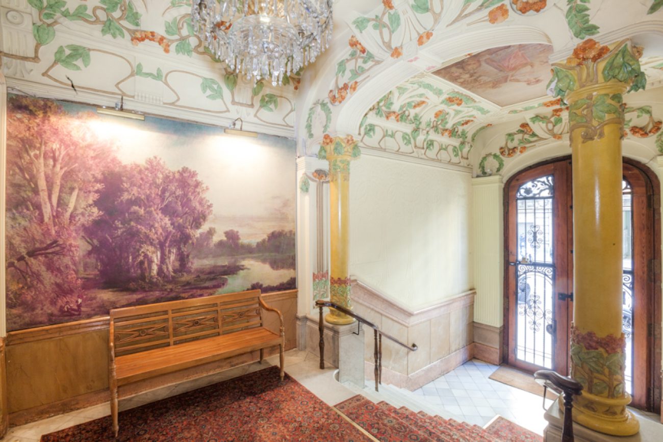 Exclusivo piso modernista junto a Paseo de Gracia