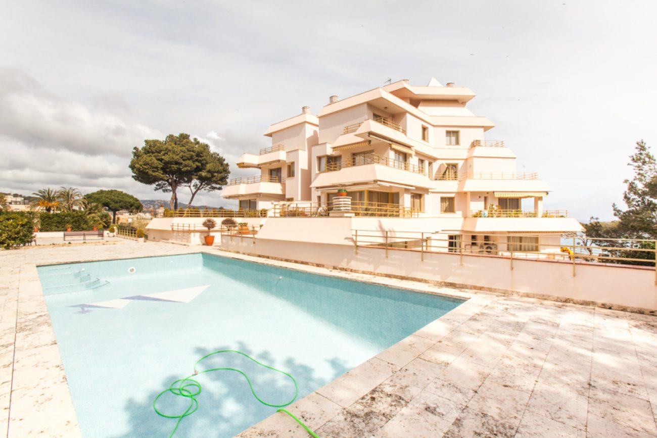 Apartamento en primera línea de playa con increíbles vistas al mar