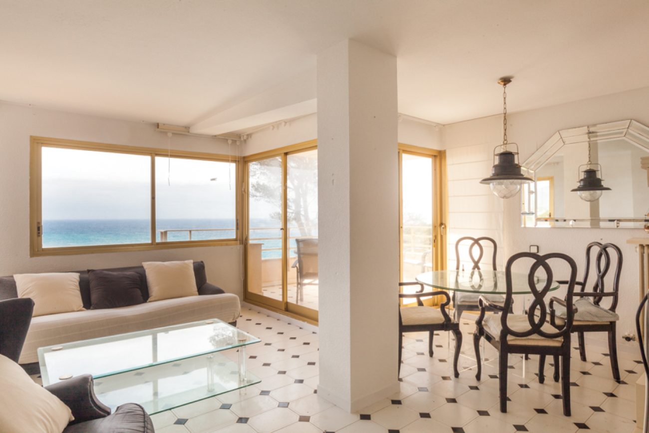 Apartamento en primera línea de playa con increíbles vistas al mar