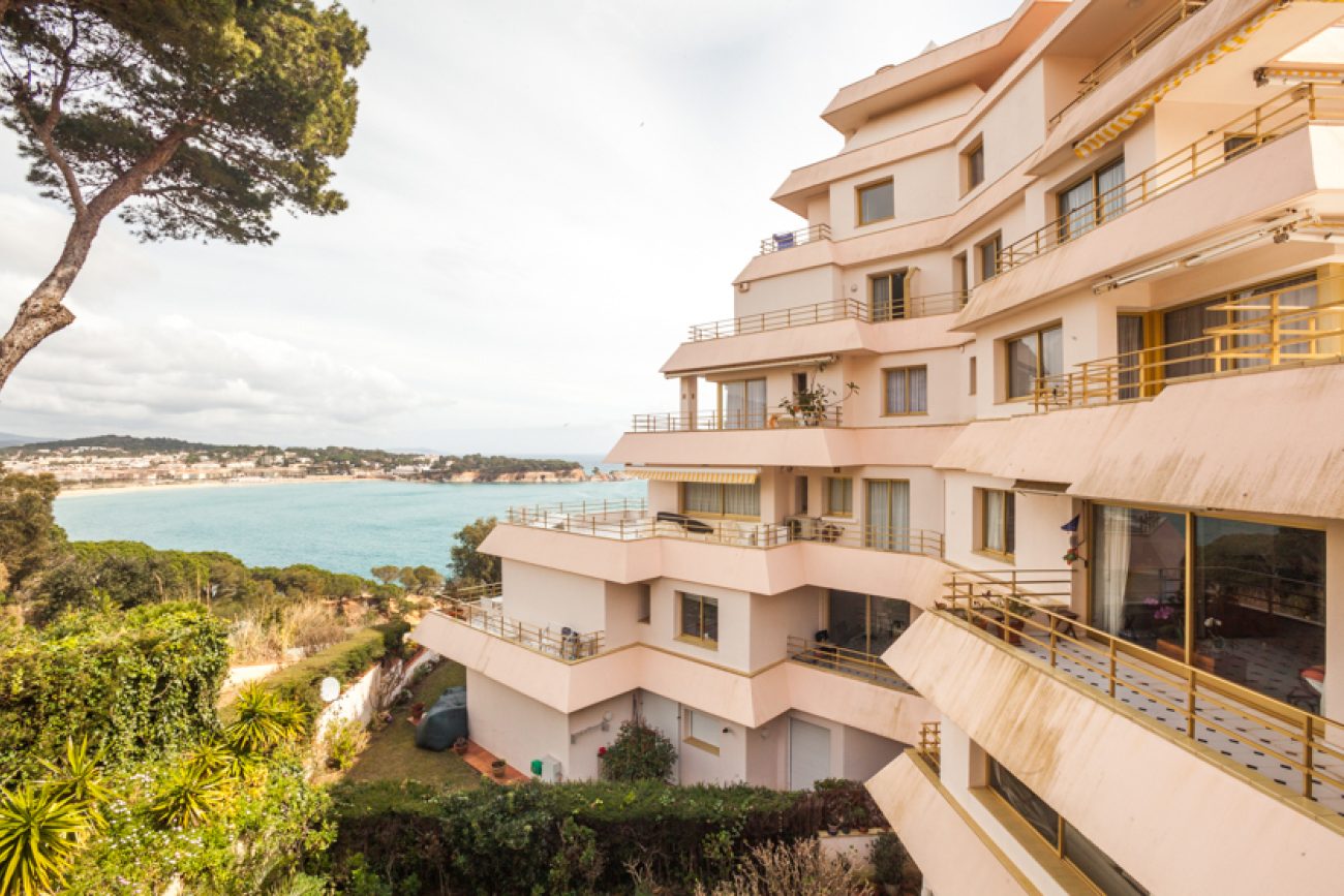 Apartamento en primera línea de playa con increíbles vistas al mar