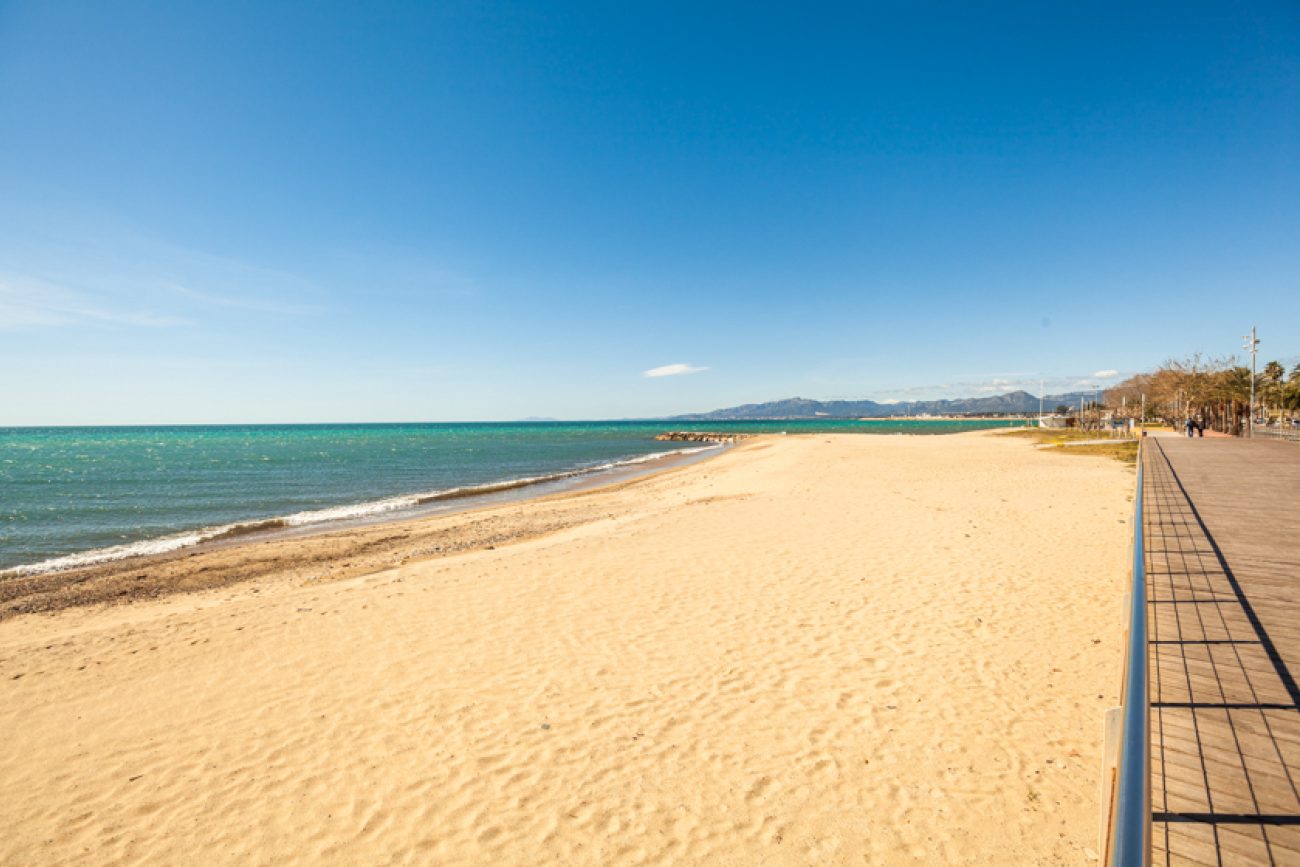 Casa adosada en exclusiva urbanización en la playa de Cambrils