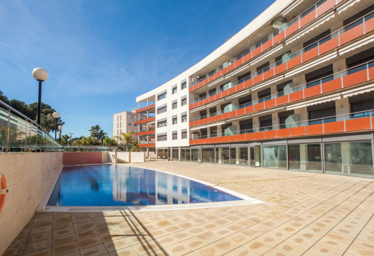 Casa adosada en exclusiva urbanización en la playa de Cambrils