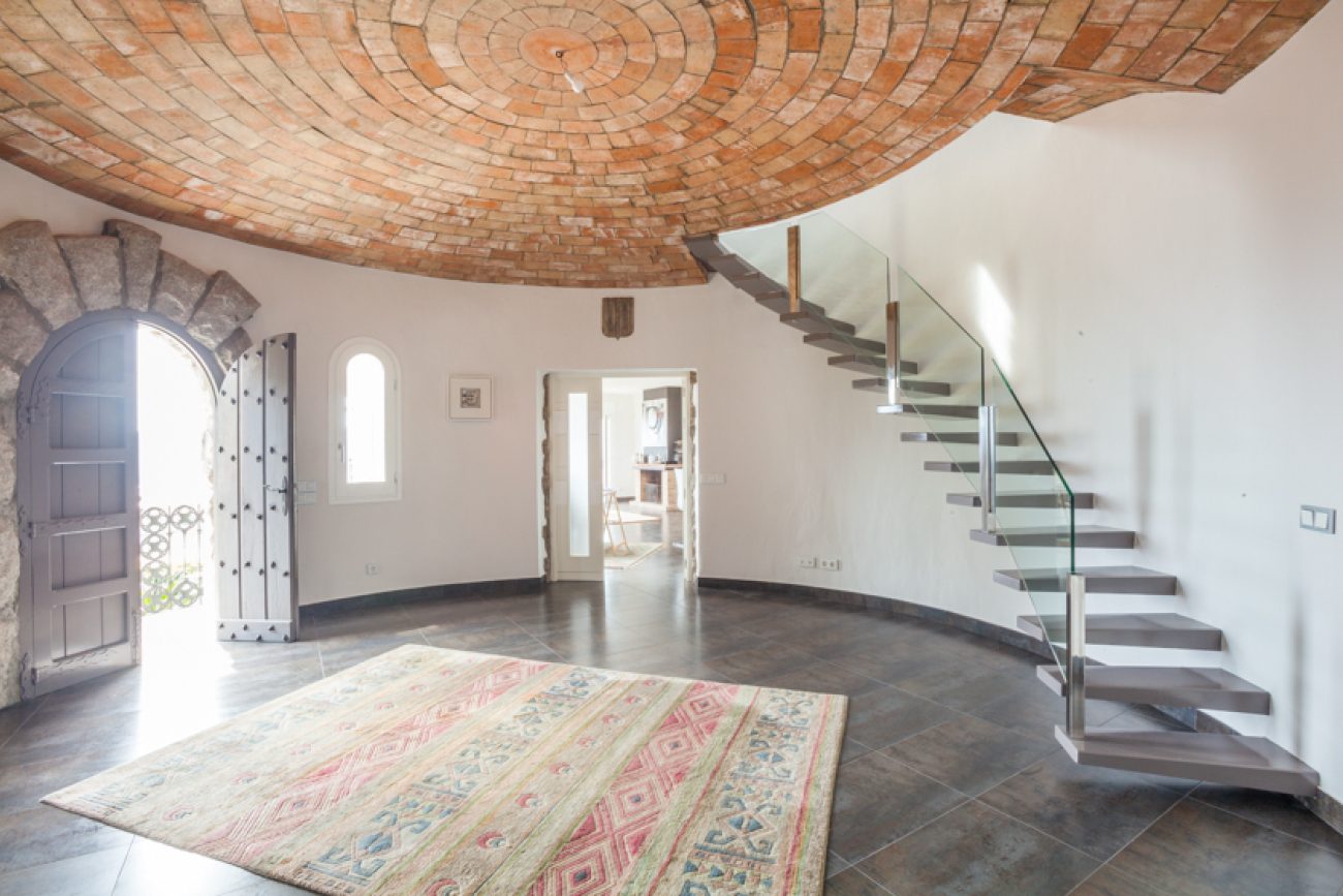 Exclusiva casa rústica y moderna con vistas
