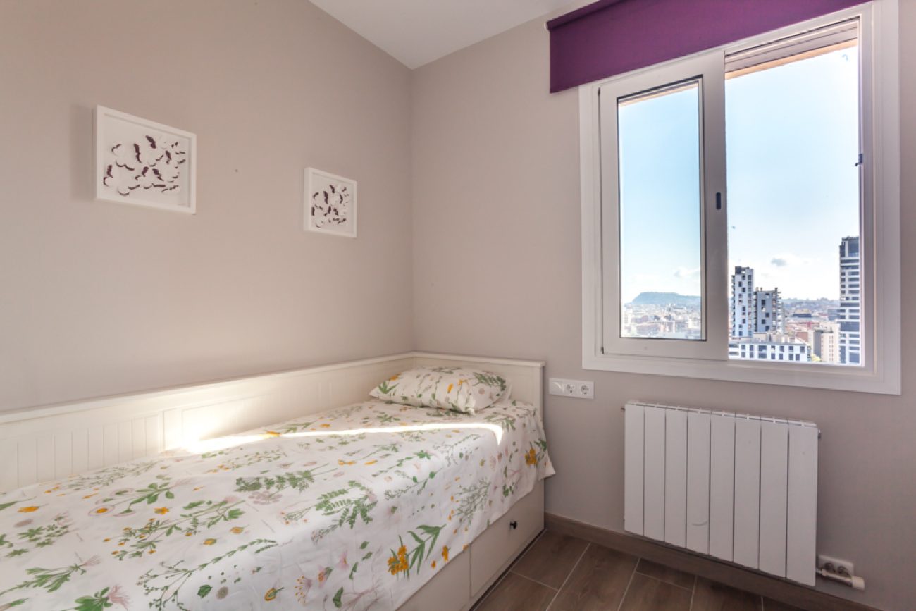 Piso con vistas panorámicas al mar y la ciudad de Barcelona