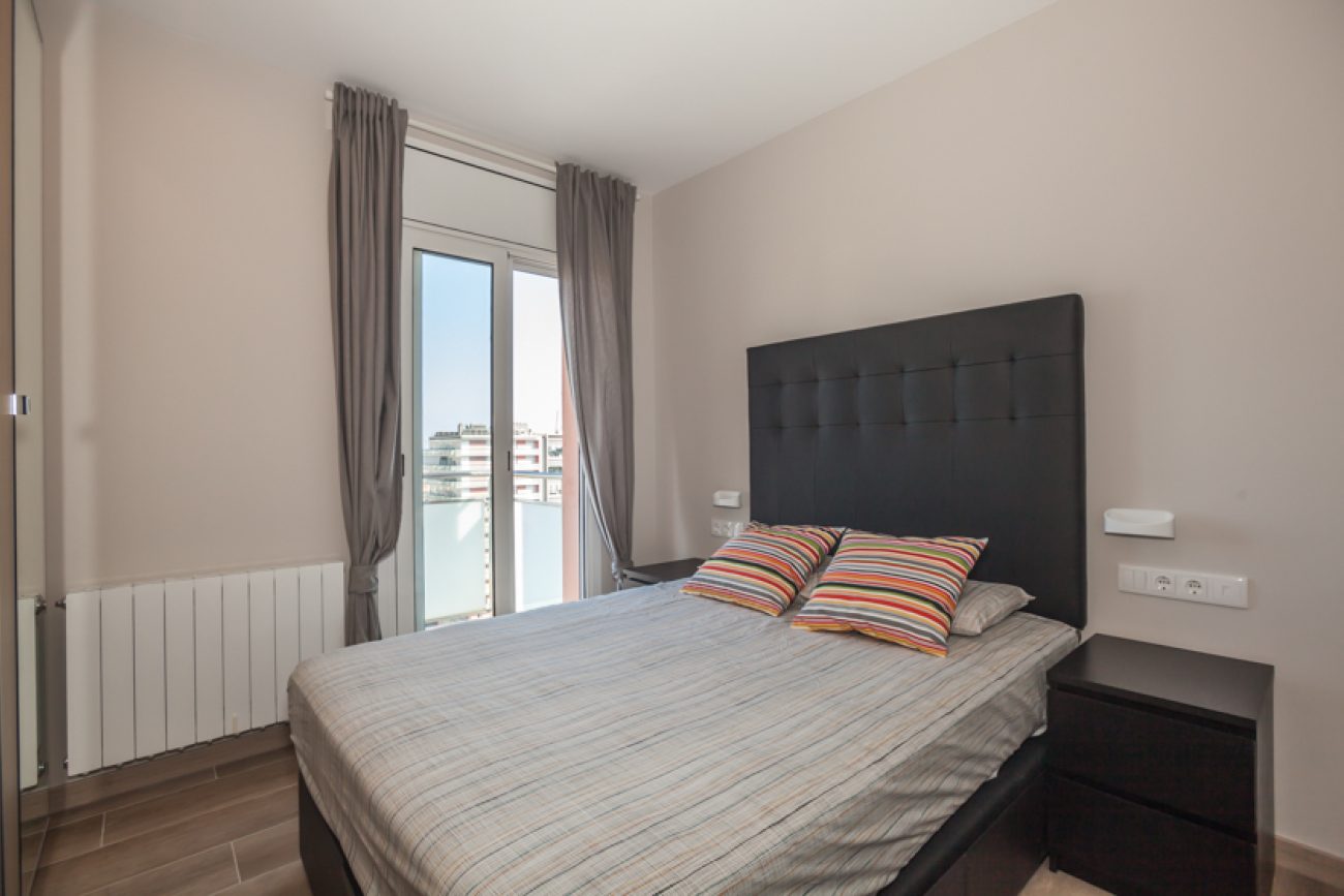 Piso con vistas panorámicas al mar y la ciudad de Barcelona